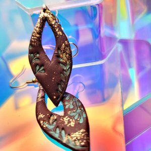 Lupine's Leafy Dangles