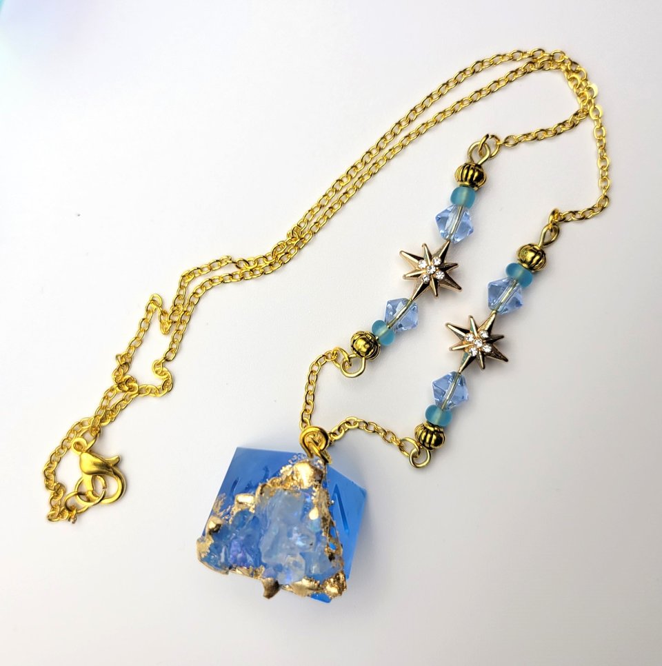 Shattered D8 Necklace