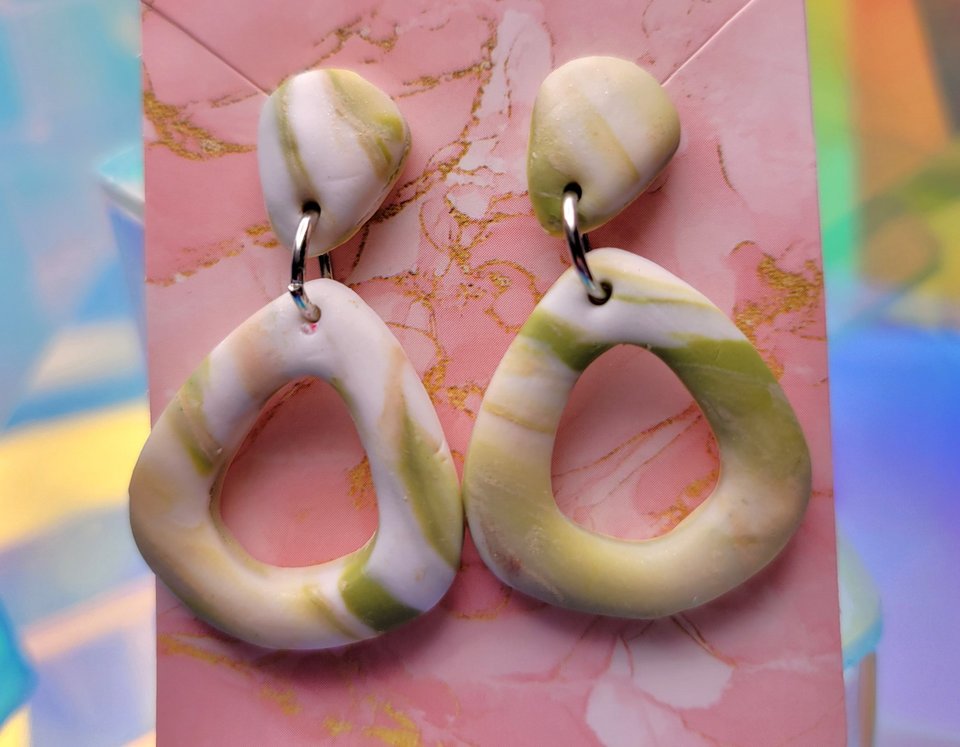 Creampuff's Simply Lovely Stud Drops