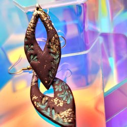 Lupine's Leafy Dangles
