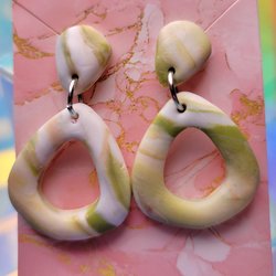 Creampuff's Simply Lovely Stud Drops